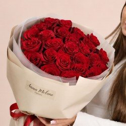 «25 красных роз 55 см»
